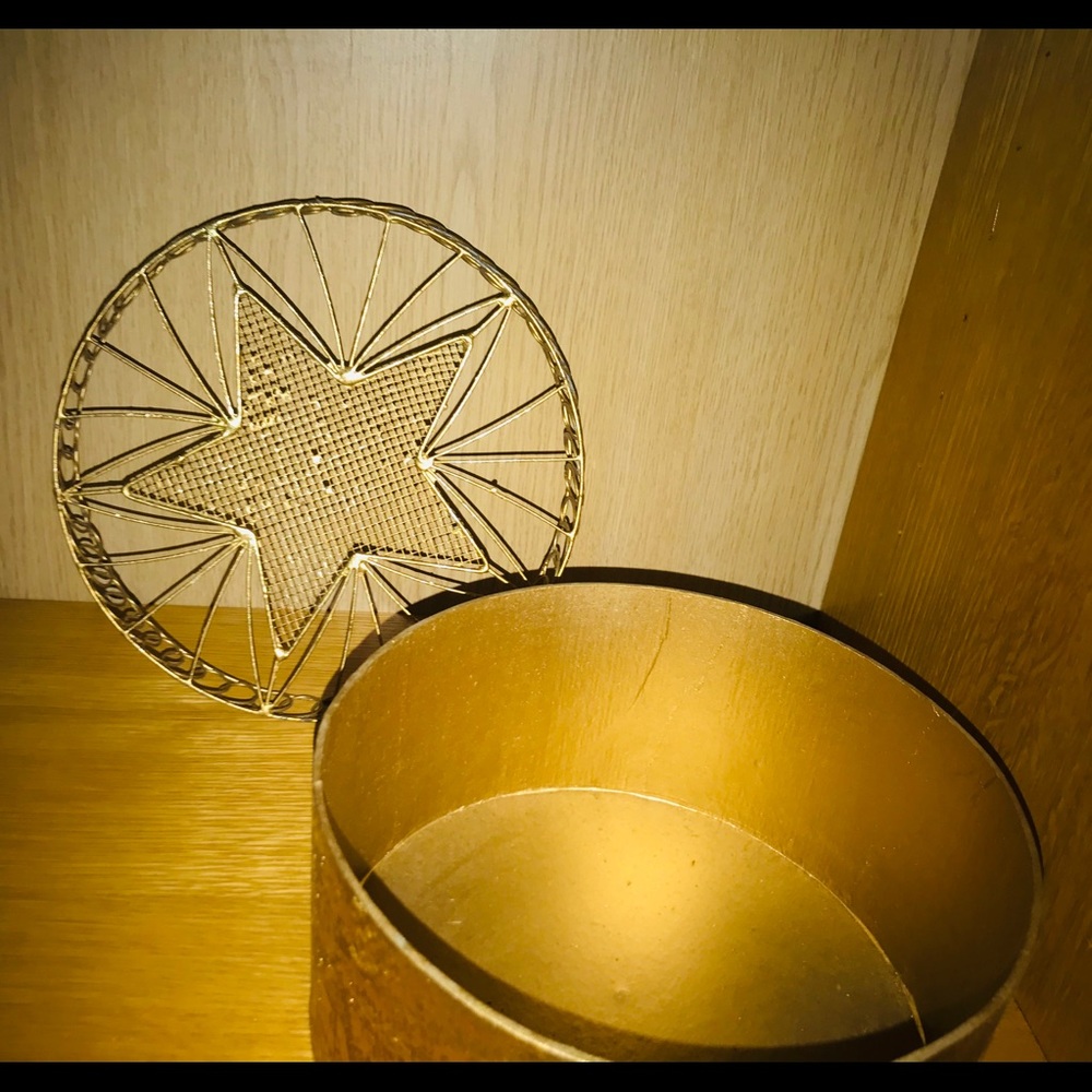 New Handmade Box Gold Color Star Design - Picture 8 of 16